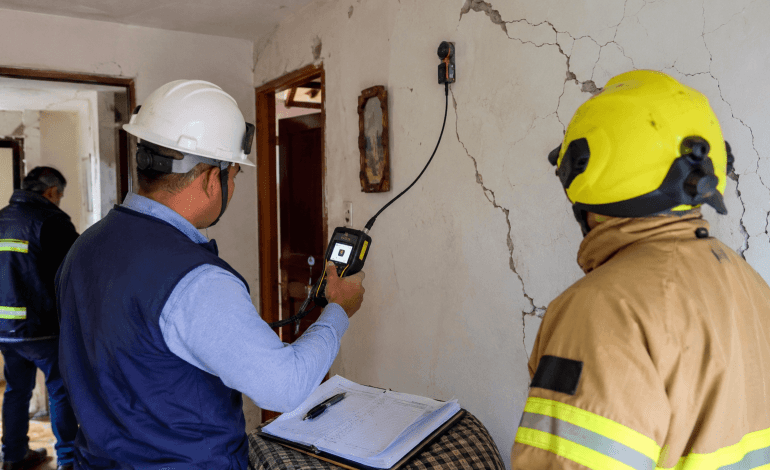 Medellín revisan viviendas afectadas por el terremoto