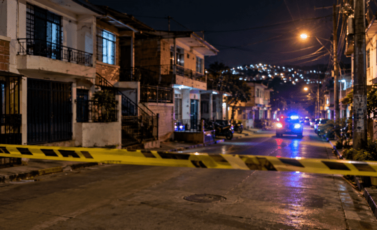 Riña en Villa del Socorro, Medellín, dejó un hombre muerto y una mujer capturada.