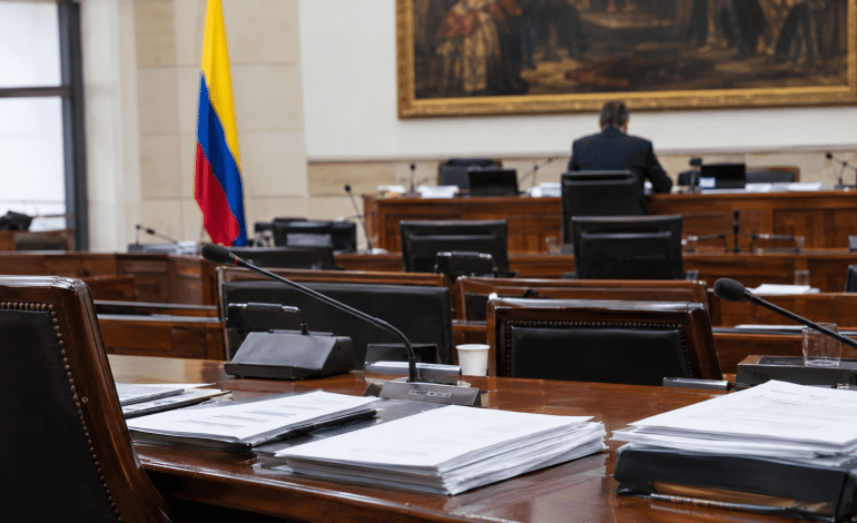 Carlos René Montoya sale de Colpensiones tras cuestionamientos en el Senado sobre el presupuesto de 2027.