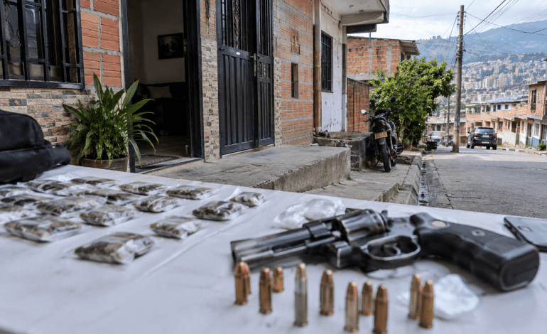 Alias Toki, captura de presunto coordinador de La Sierra durante un operativo en Medellín.