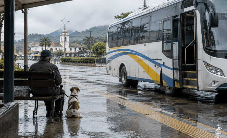 Transoriente pidió perdón a adulto mayor tras negativa de viaje con su perrita