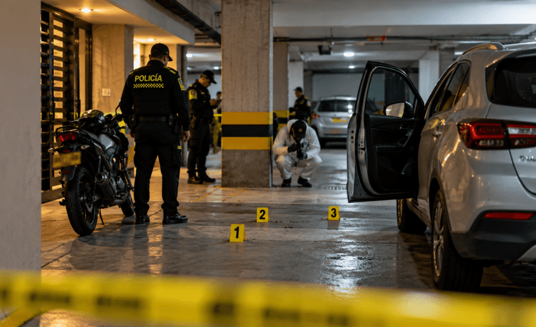 intento de hurto en Pilarica: sector residencial de Medellín donde un comerciante resultó herido durante un ataque armado.